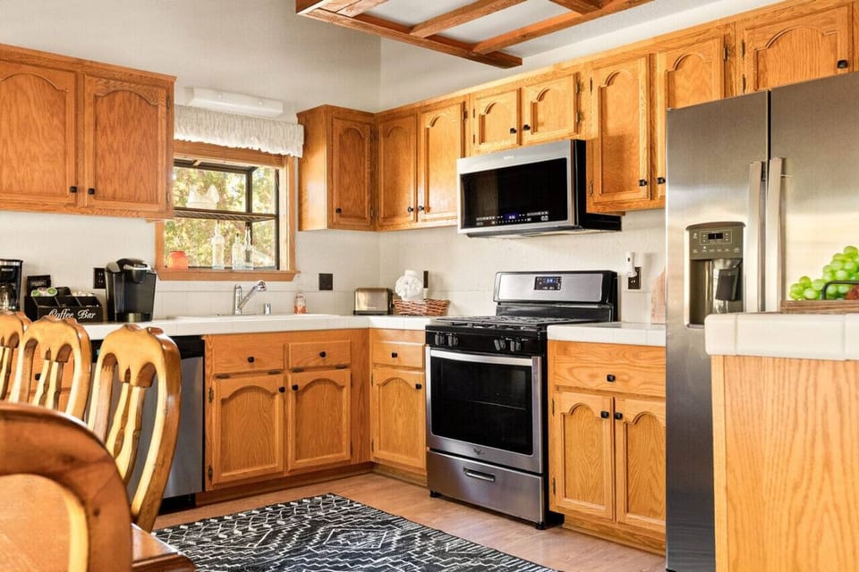 Fully equipped kitchen.