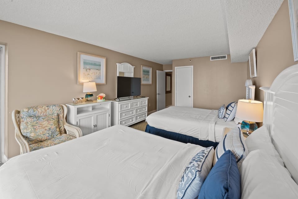 Queens in 2nd Bedroom
