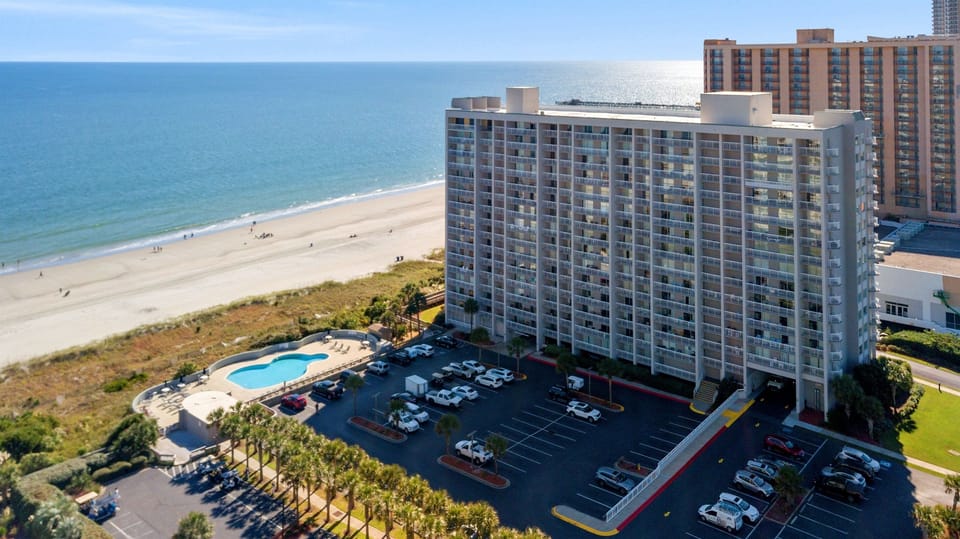 South Hampton Building & Pool