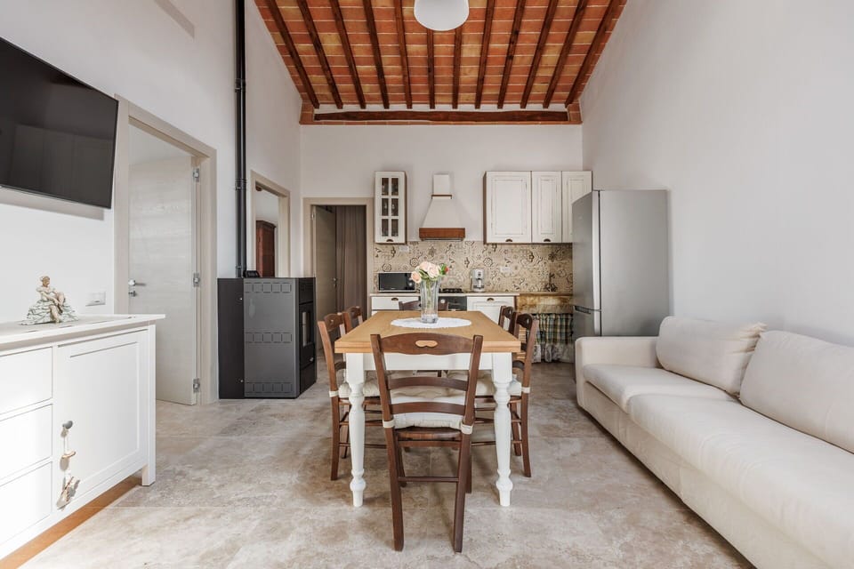 Autumn, Kitchen, Living Room, Spring, Summer