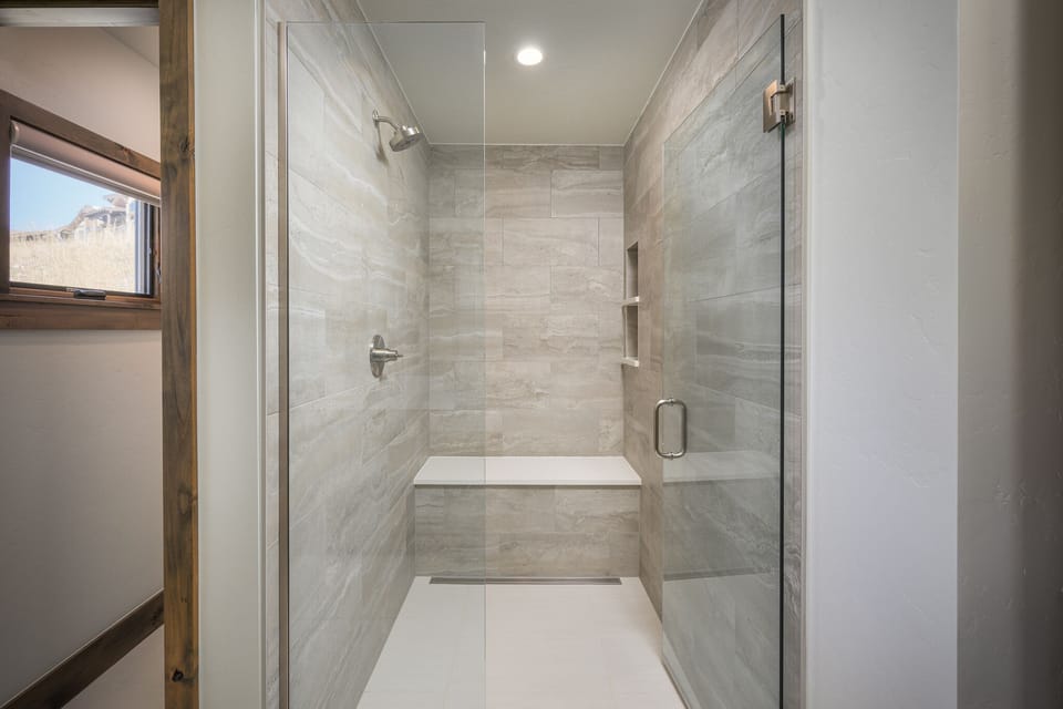 Master King EnSuite Shower