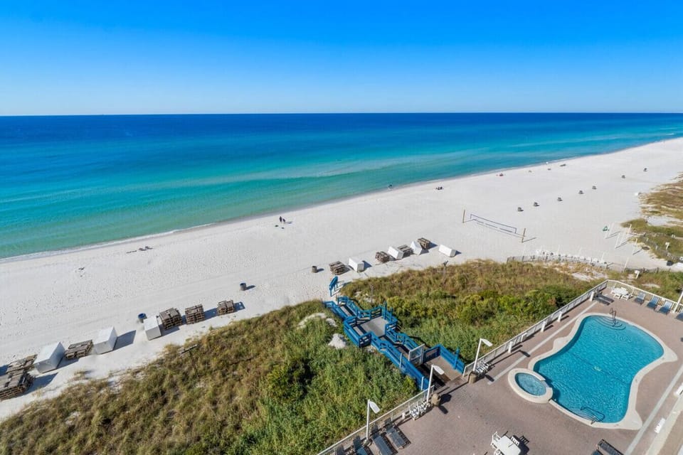 Oceanfront Furnished Balcony