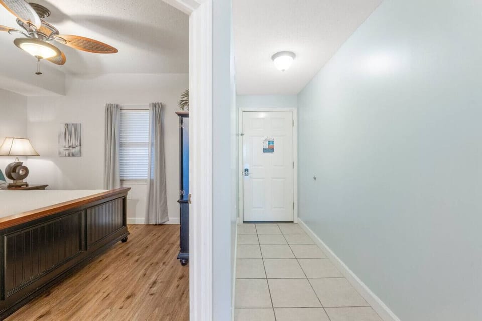 Hallway/Entrance to the Condo - Primary Bedroom and Front Door
