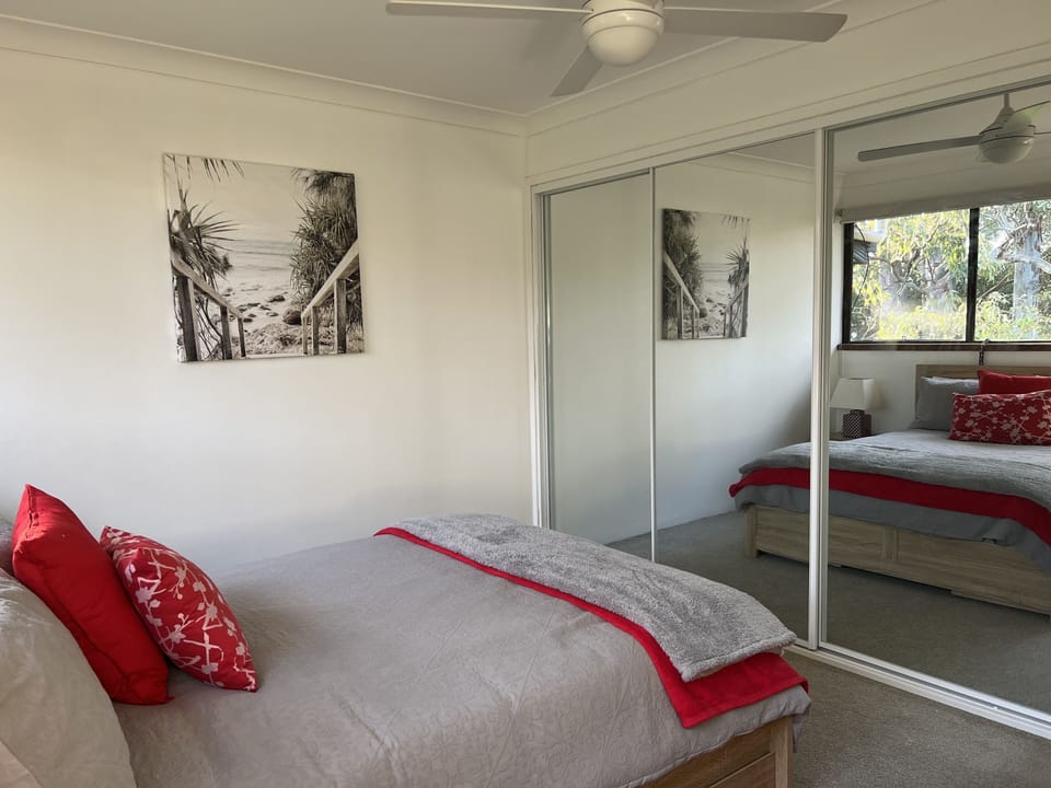 Second Bedroom (Double Bed)