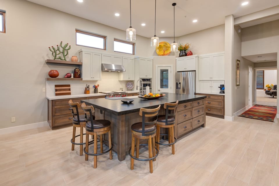 Comfort House | Private kitchen | Fridge, microwave, oven, stovetop