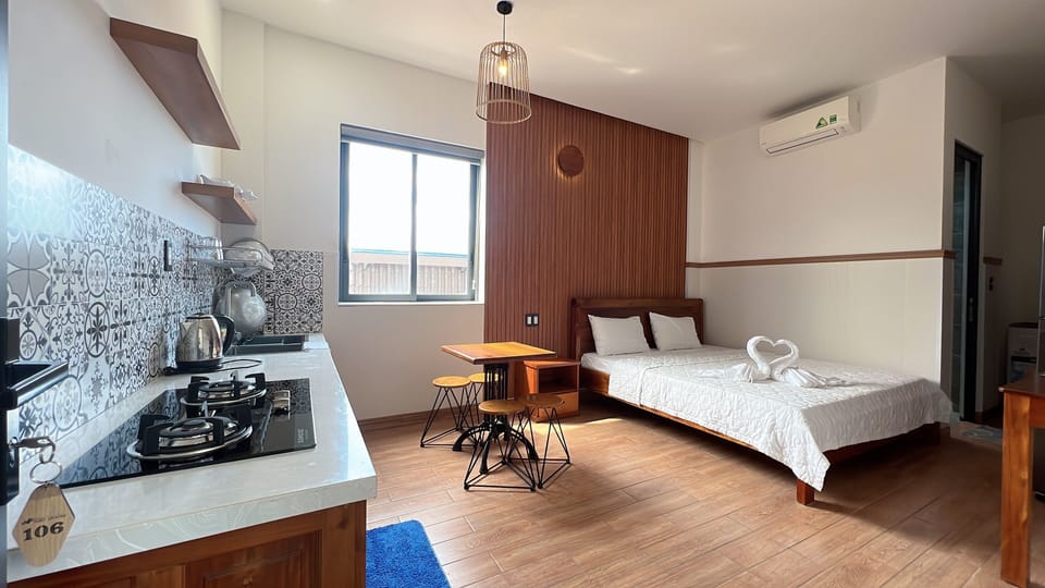 Deluxe Double Room | Hypo-allergenic bedding, pillowtop beds, individually decorated