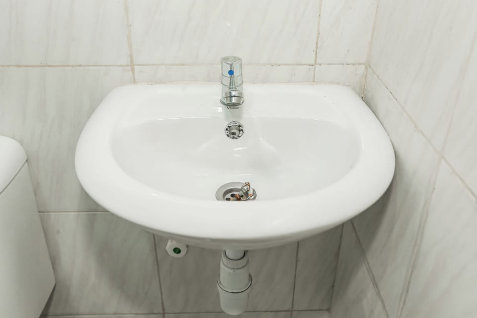 Standard Double Room | Bathroom | Shower, towels
