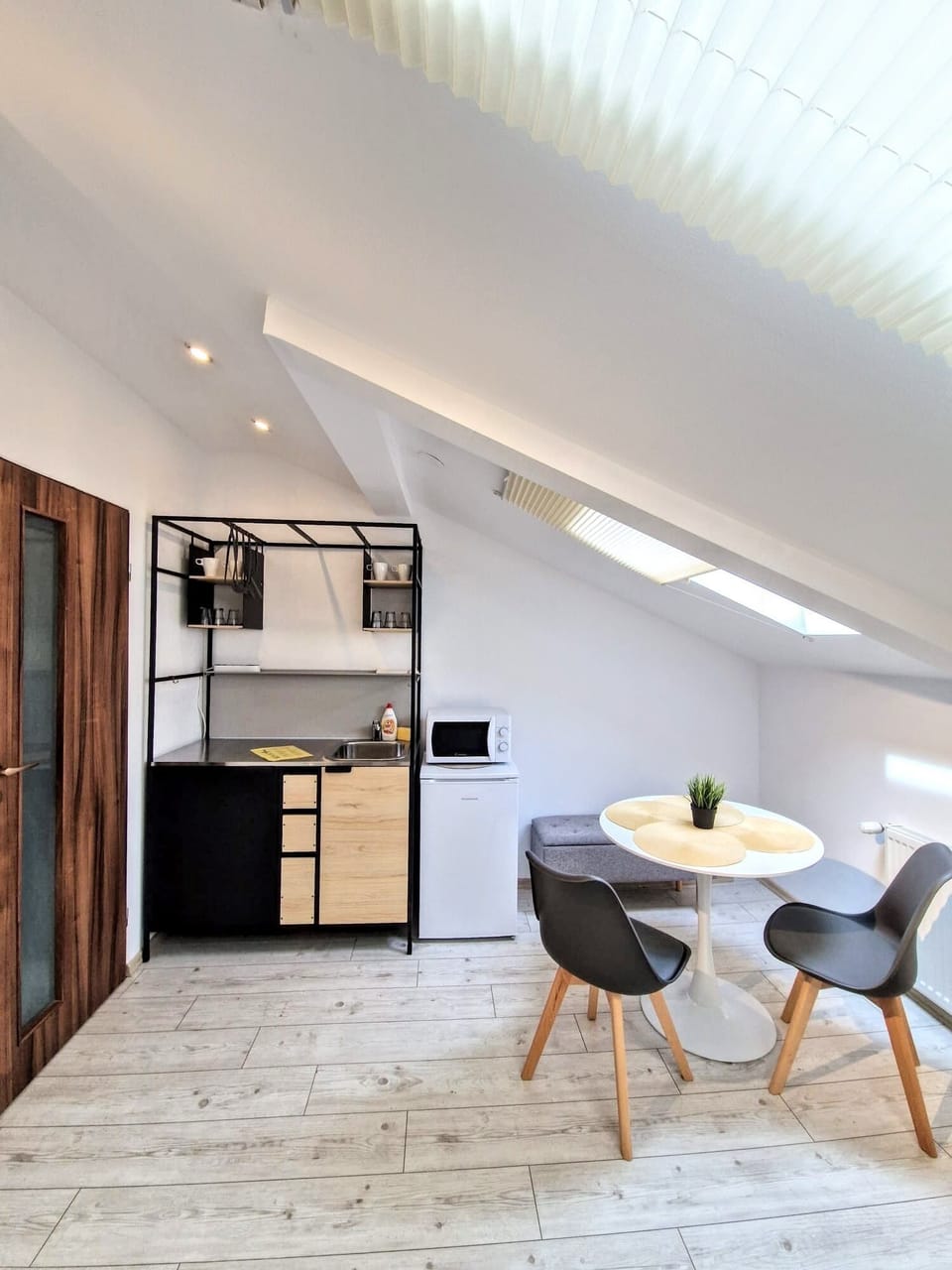 Economy Suite | Free WiFi, bed sheets