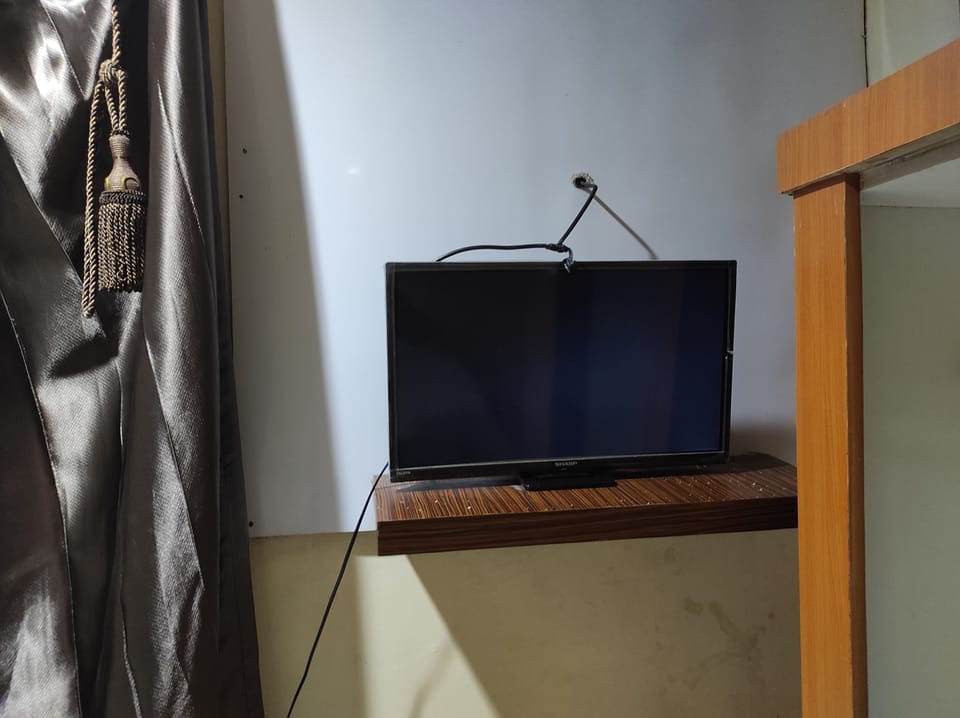 Standard Twin Room | Laptop workspace, WiFi (free), bed sheets