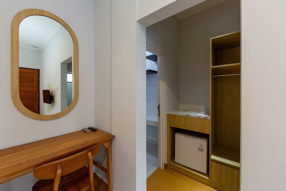 Premium Twin Room | Minibar, desk, free WiFi, bed sheets