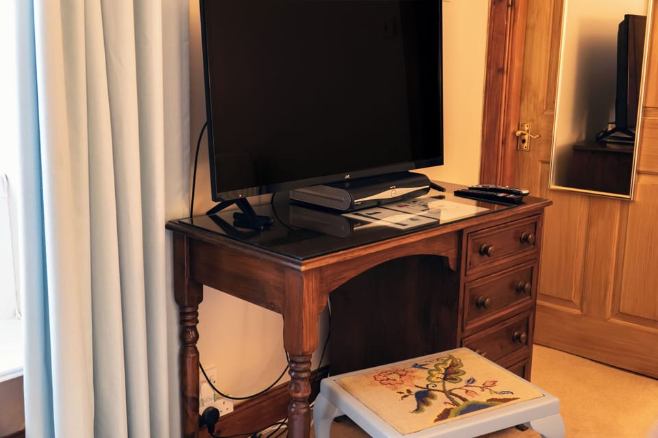 Classic Double Room, Non Smoking | Free WiFi, bed sheets
