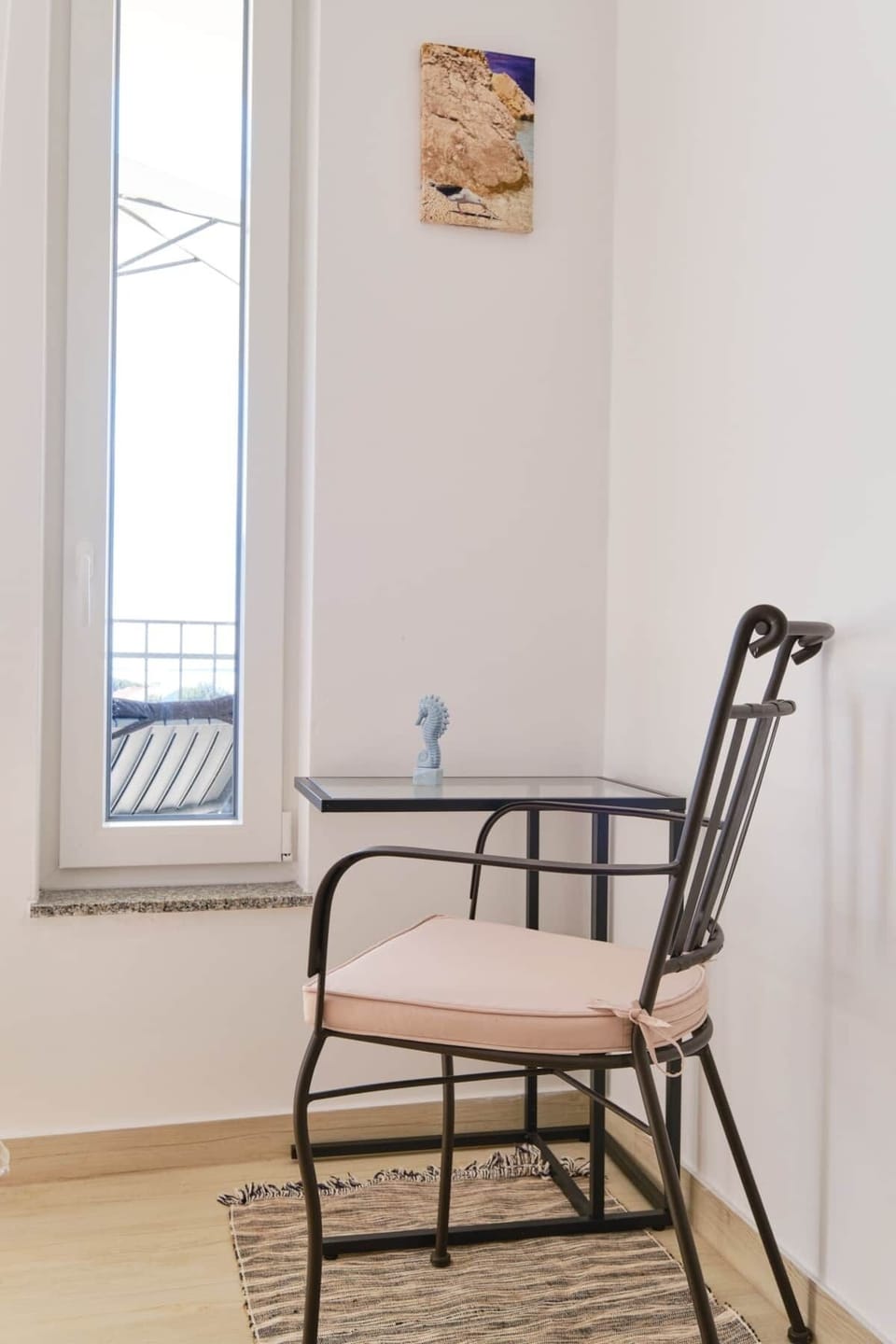 MEACres Sea bedroom 2 seating