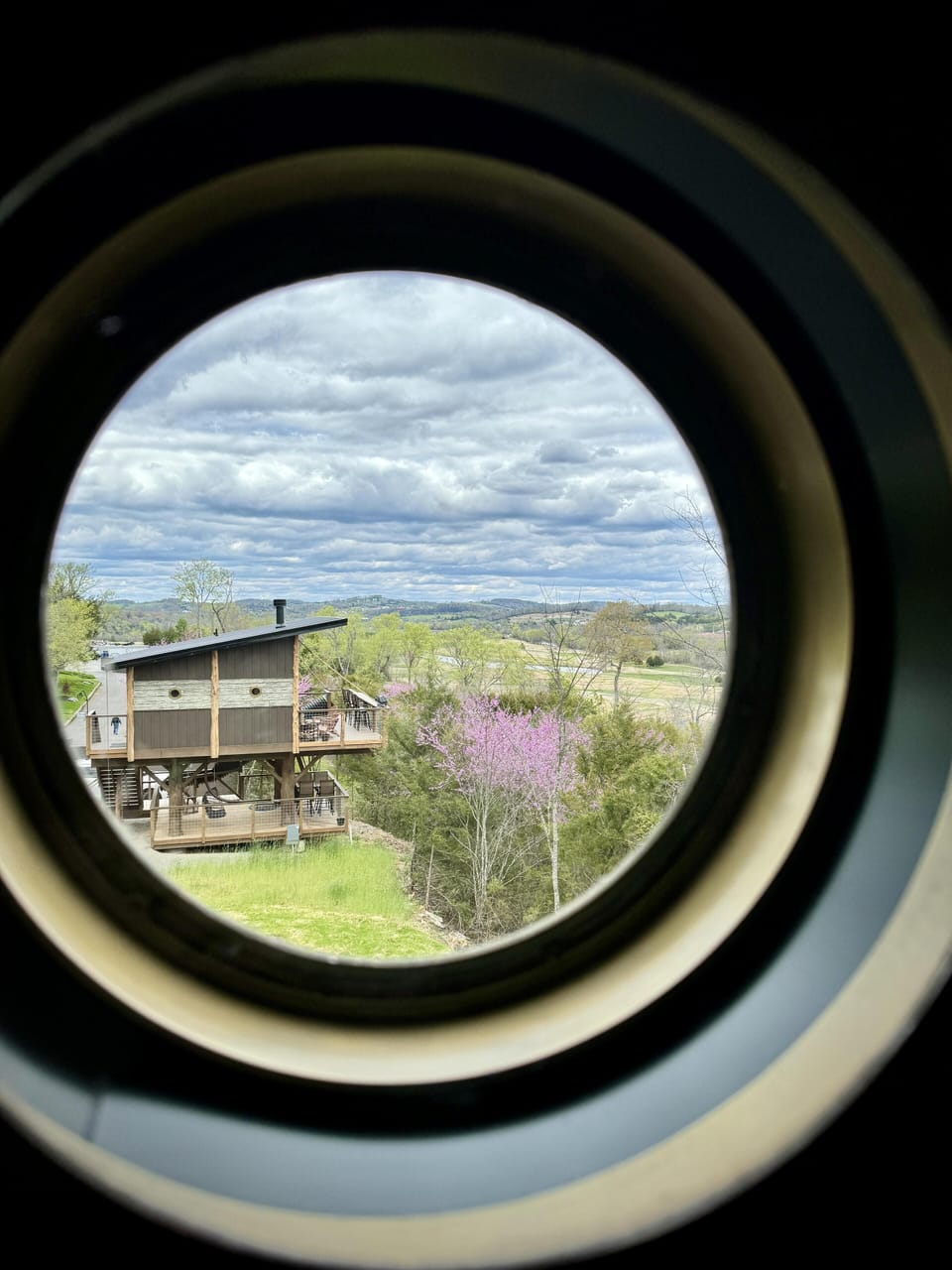 LAND OF THE FREE - HOME OF THE BRAVE TREEHOUSES HAVE THE MOST AMAZING MOUNTAIN, RIVER, & GOLF COURSE VIEWS FROM EVERY PORT HOLE WINDOW IN EACH TREEHOUSE