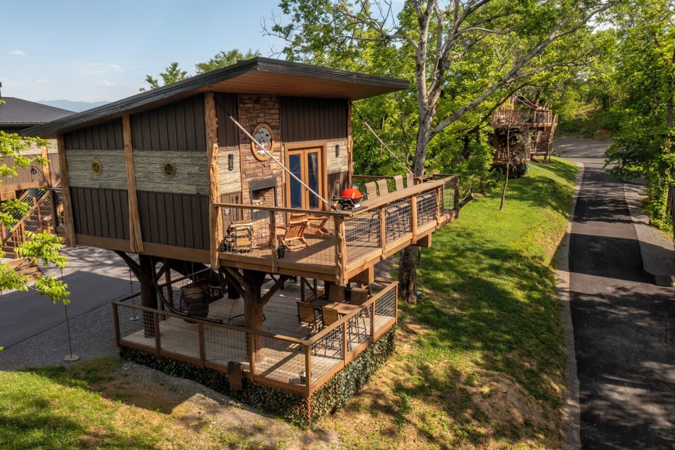 AMONG THE WILDFLOWERS TREE FORT TREEHOUSE AT SANCTUARY TREEHOUSE RESORT IN THE SMOKY MOUNTAINS