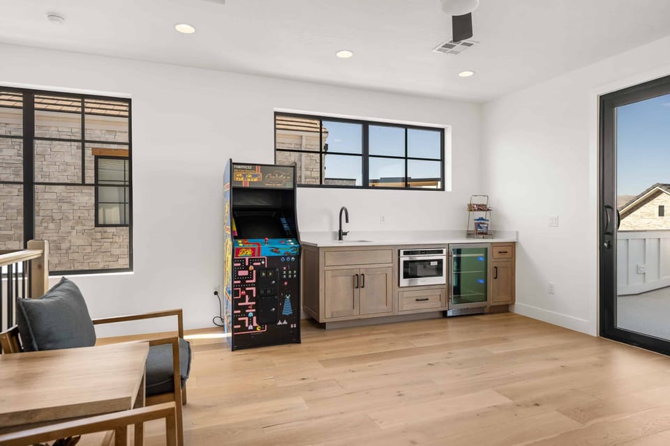 House, Multiple Bedrooms | Private kitchen | Fridge, oven, coffee/tea maker, toaster