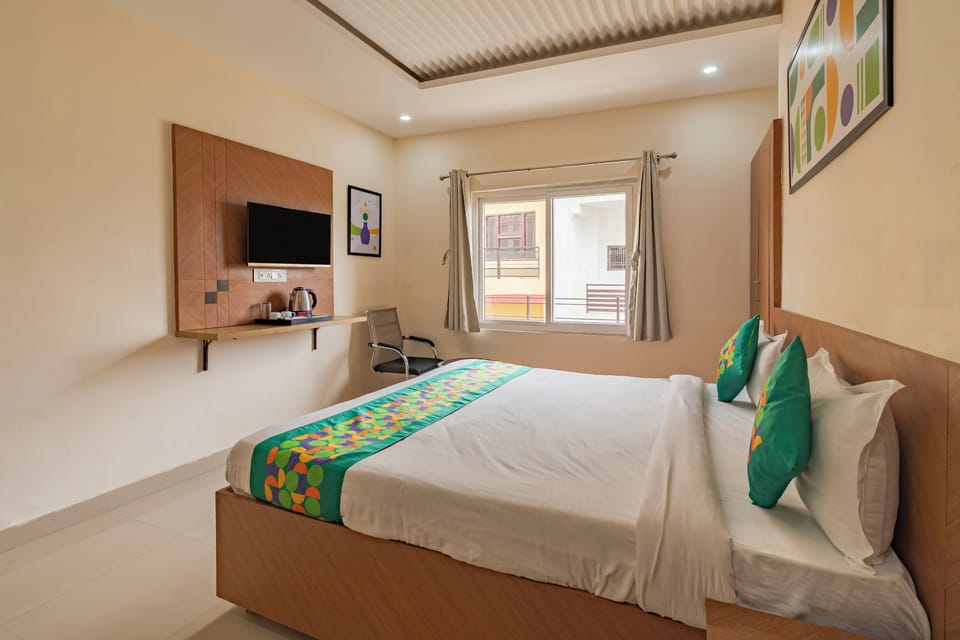 Standard Double or Twin Room, Balcony | In-room safe, desk, iron/ironing board, rollaway beds