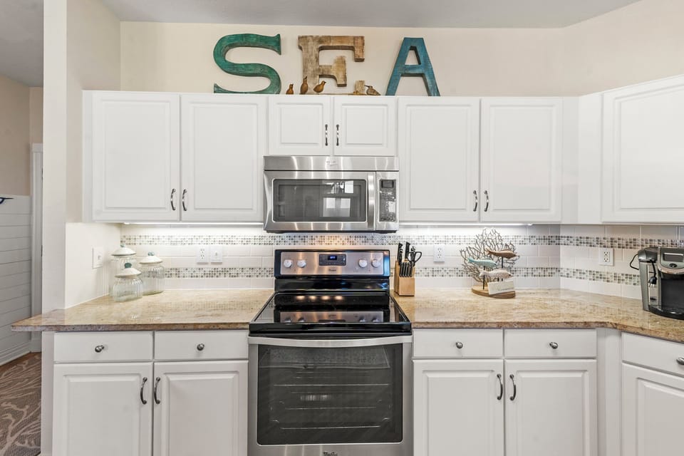 WR4O: A Pointe Of View | Kitchen