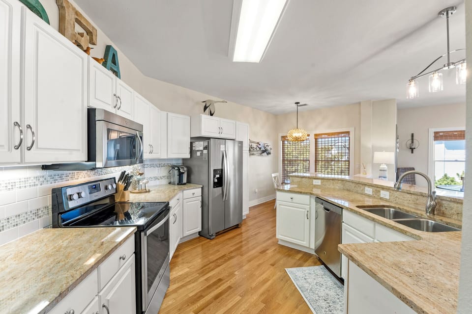 WR4O: A Pointe Of View | Kitchen
