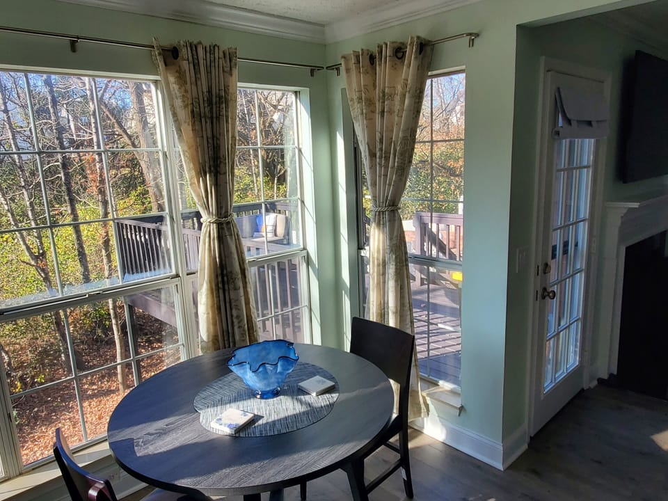 Eat-in kitchen table. 