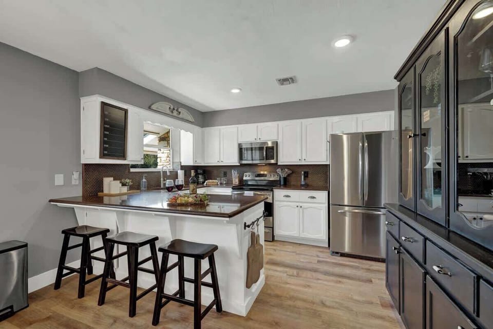 Additional bar seating for four.