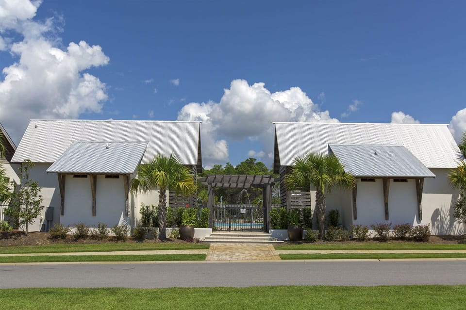 Prominence-Community-Pool-Entrance