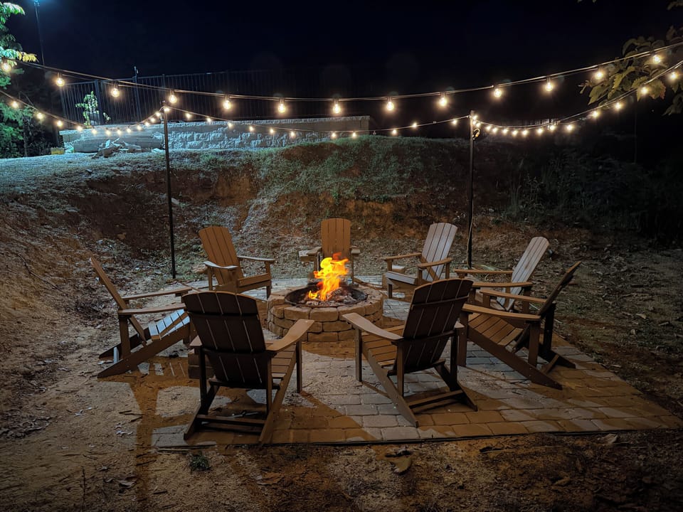 Outdoor secluded fire pit