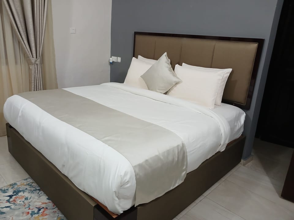 Deluxe Single Room | WiFi (free)