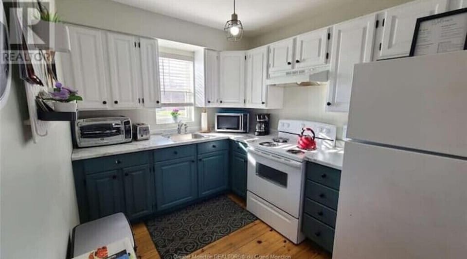 Equipped Kitchen 