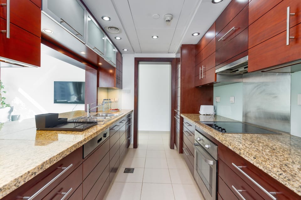 Premium Apartment | Private kitchen | Full-size fridge, microwave, oven, stovetop