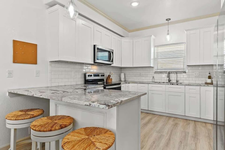 Kitchen and Bar Area