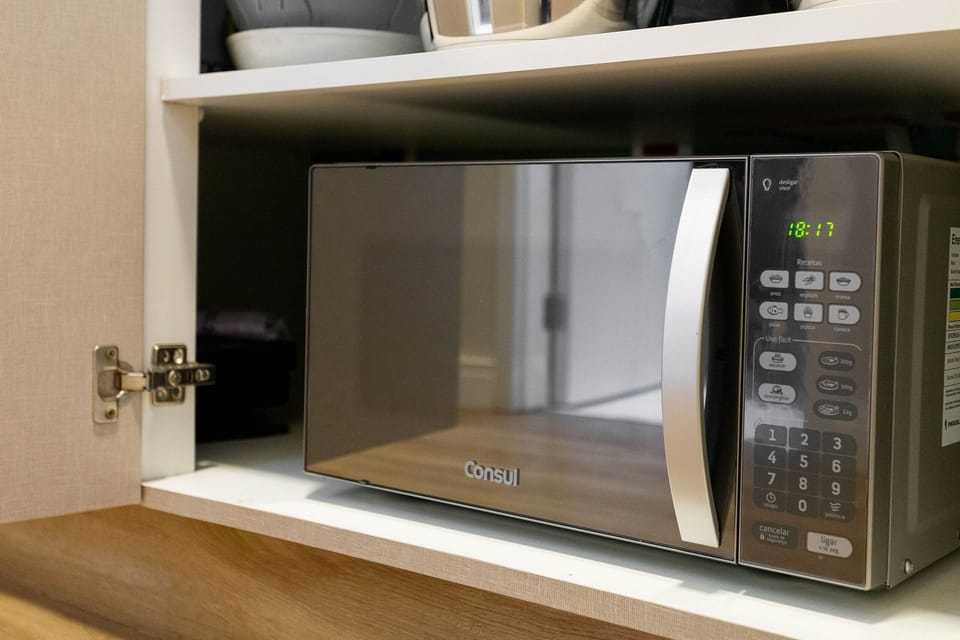 Studio axis 1001 B | Microwave