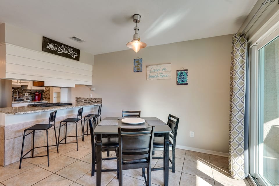 Dining Area | Dishware/Flatware
