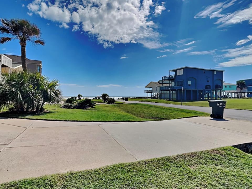 House (3 Bedrooms) | Property amenity