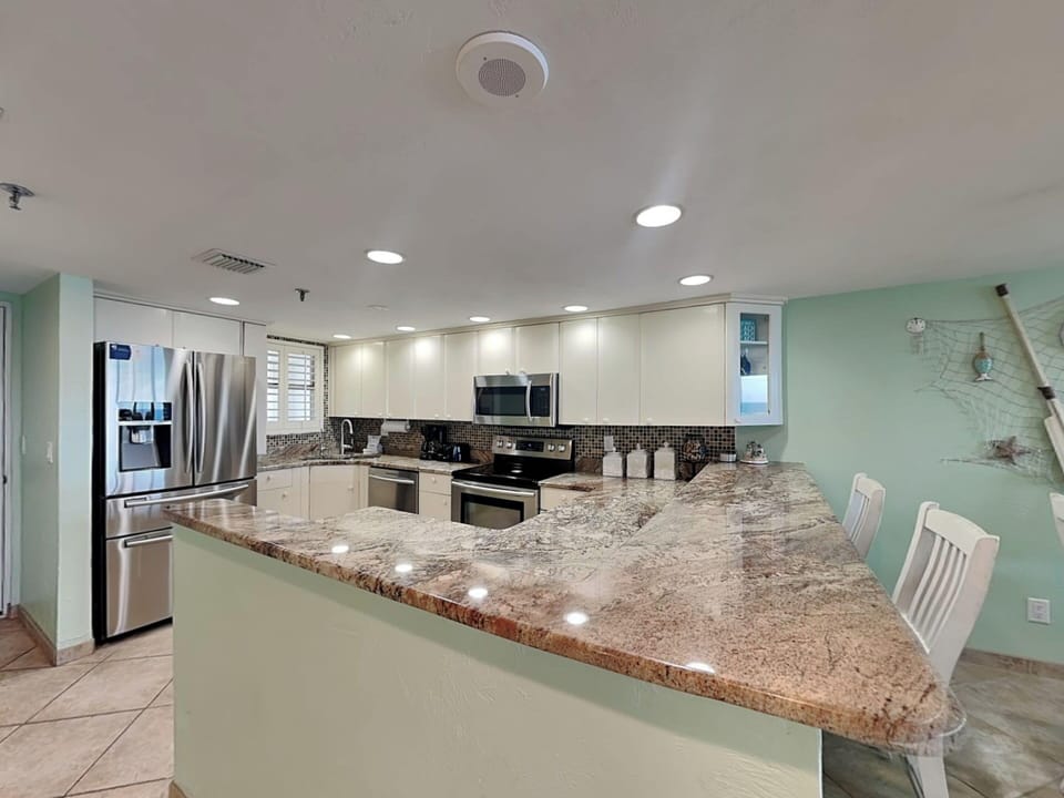 Condo (2 Bedrooms) | Property amenity