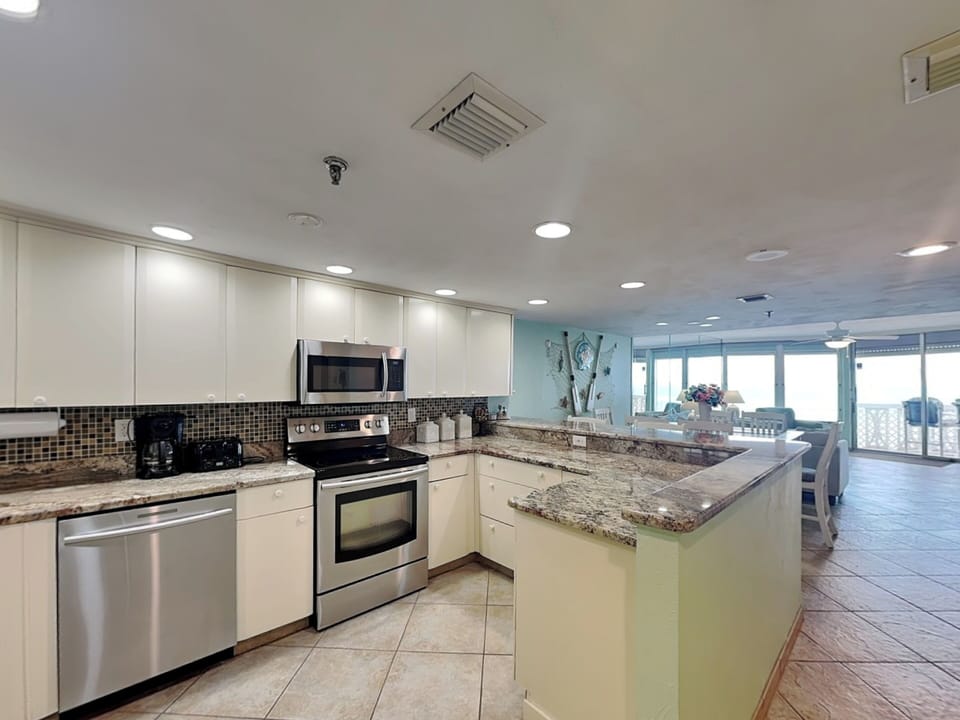 Condo (2 Bedrooms) | Property amenity