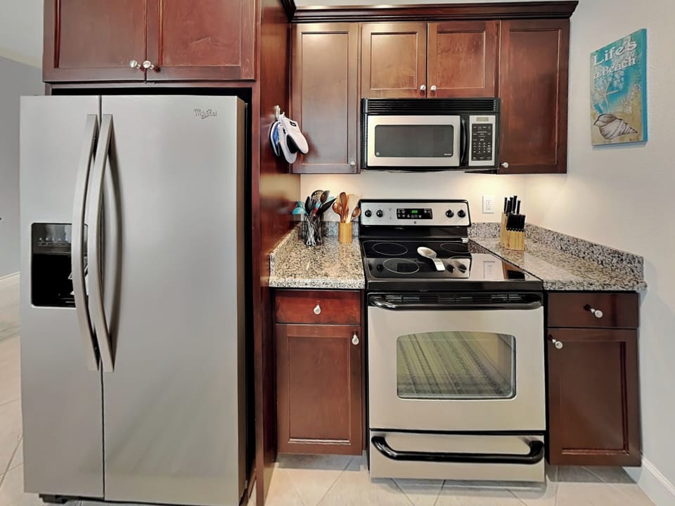 Condo (1 Bedroom) | Property amenity