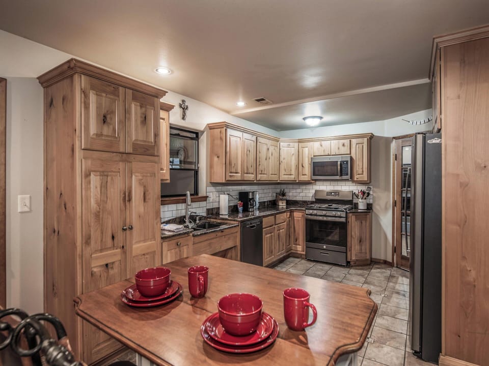 House (4 Bedrooms) | Property amenity