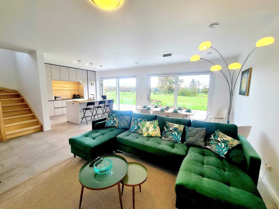 Spacious & Luxurious 5 bedrooms House Villa in Luxembourg District, Luxembourg