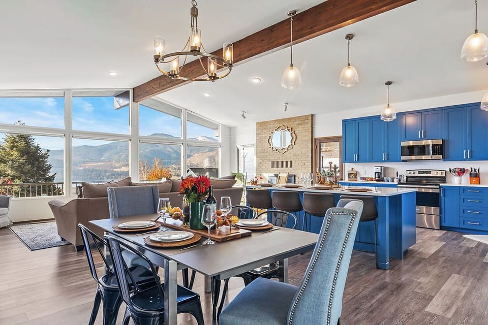 Open floor plan with tons of space