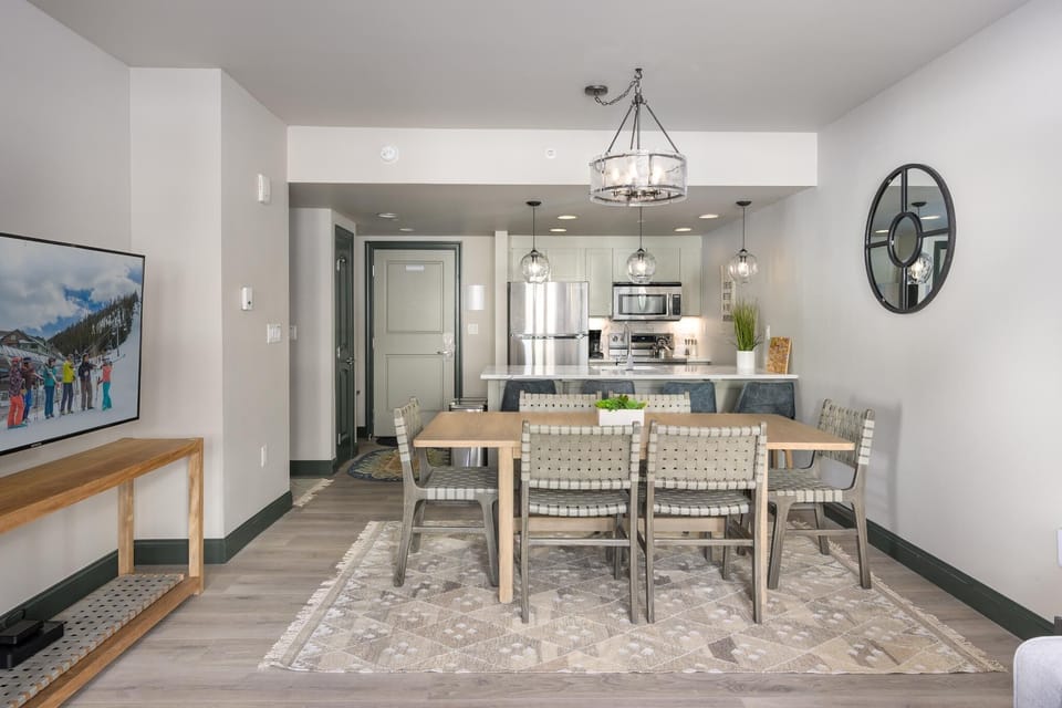 Open floor plan, perfect for your group dynamics