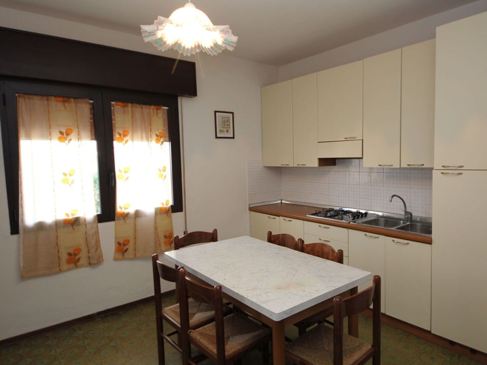 Furniture, Property, Cabinetry, Table, Window, Lighting, Wood, Interior Design, House, Curtain