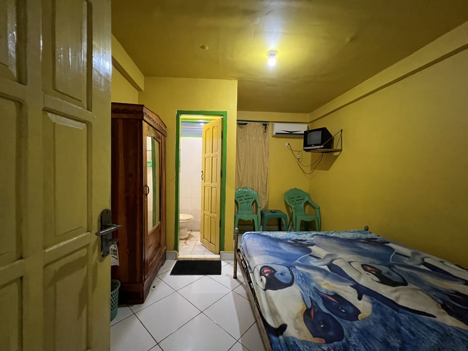 Standard Double Room | Laptop workspace, WiFi (free), bed sheets