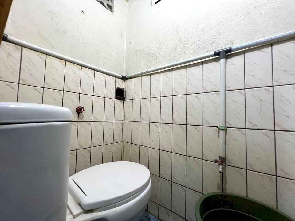Standard Double Room | Bathroom | Shower, towels