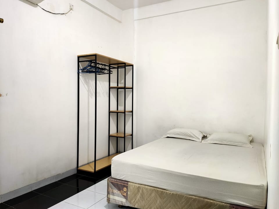 Standard Double Room | WiFi (free), bed sheets