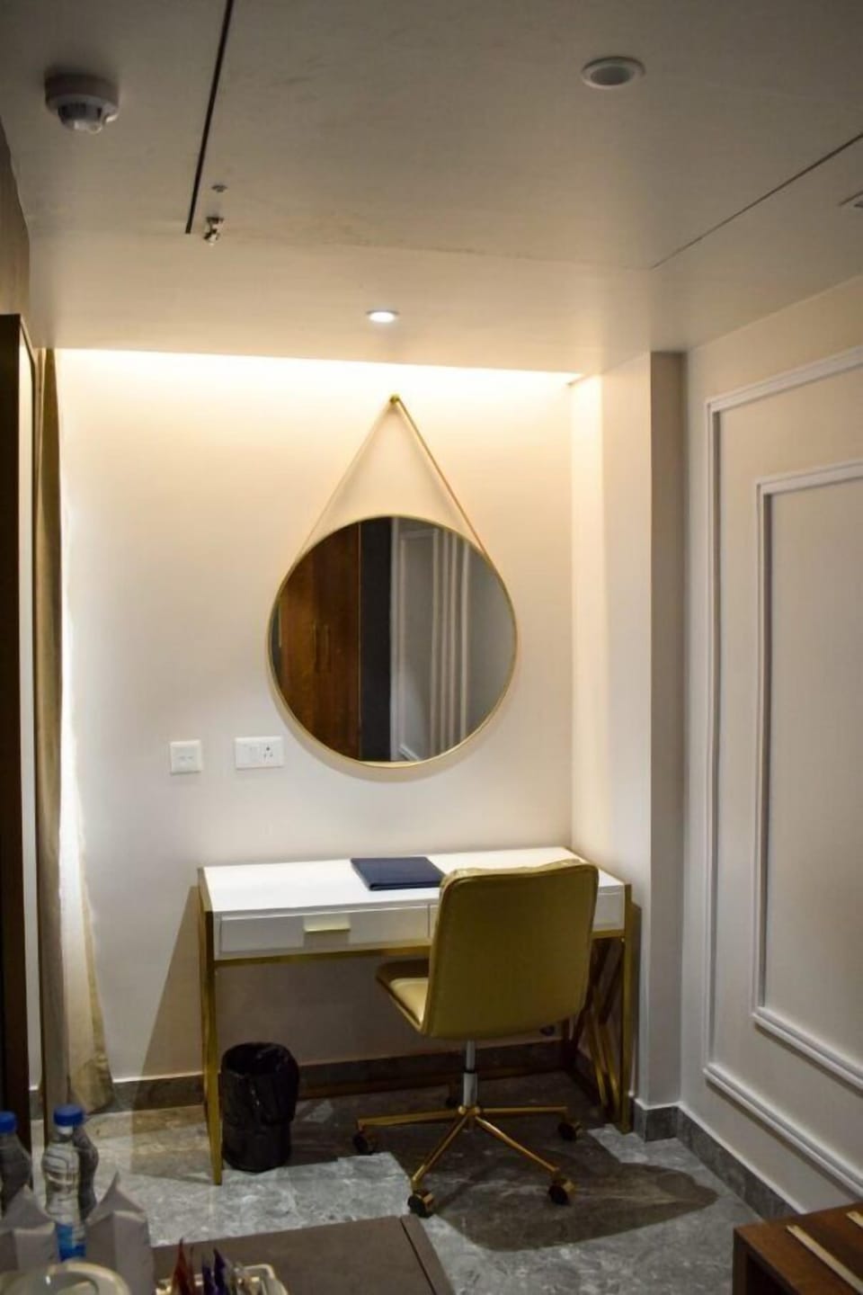 Suite | Hypo-allergenic bedding, desk, laptop workspace, blackout drapes