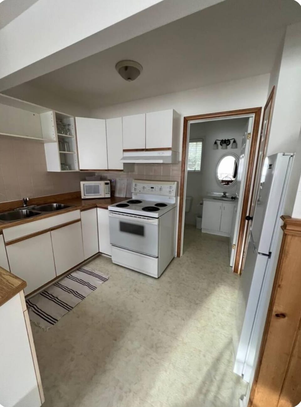 Deluxe Cottage, 3 Bedrooms, Fireplace, Lake View | Living area | Flat-screen TV