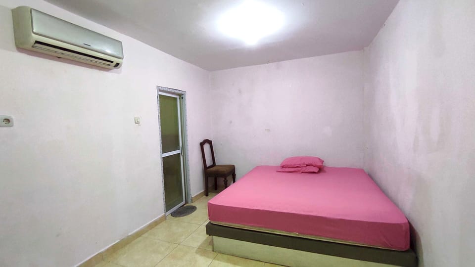 Standard Double Room | Laptop workspace, WiFi (free), bed sheets