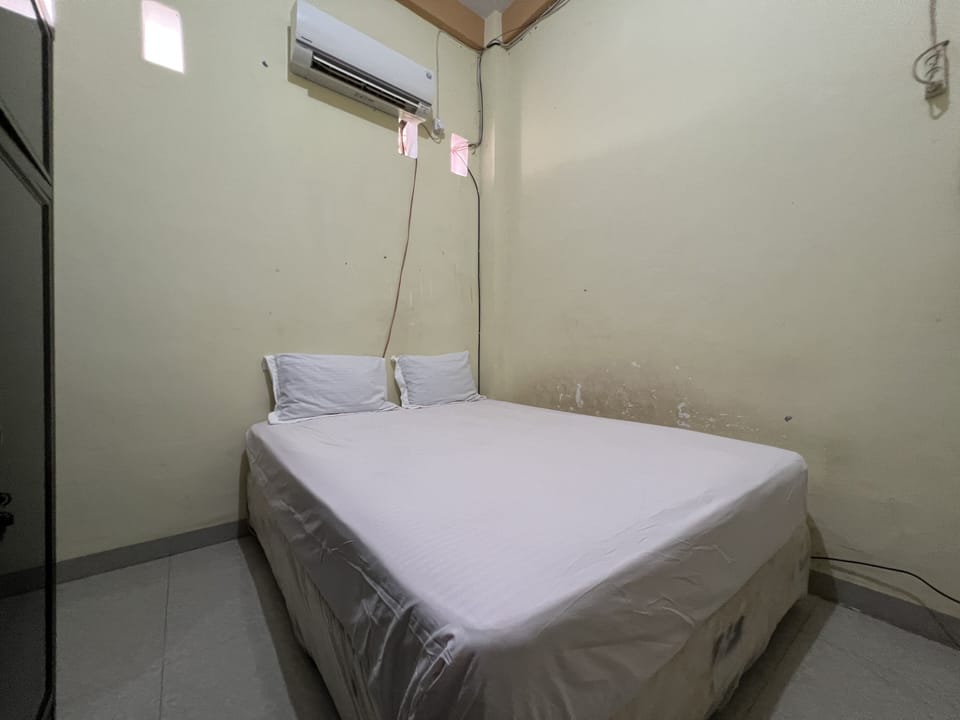 Standard Double Room | Laptop workspace, WiFi (free), bed sheets
