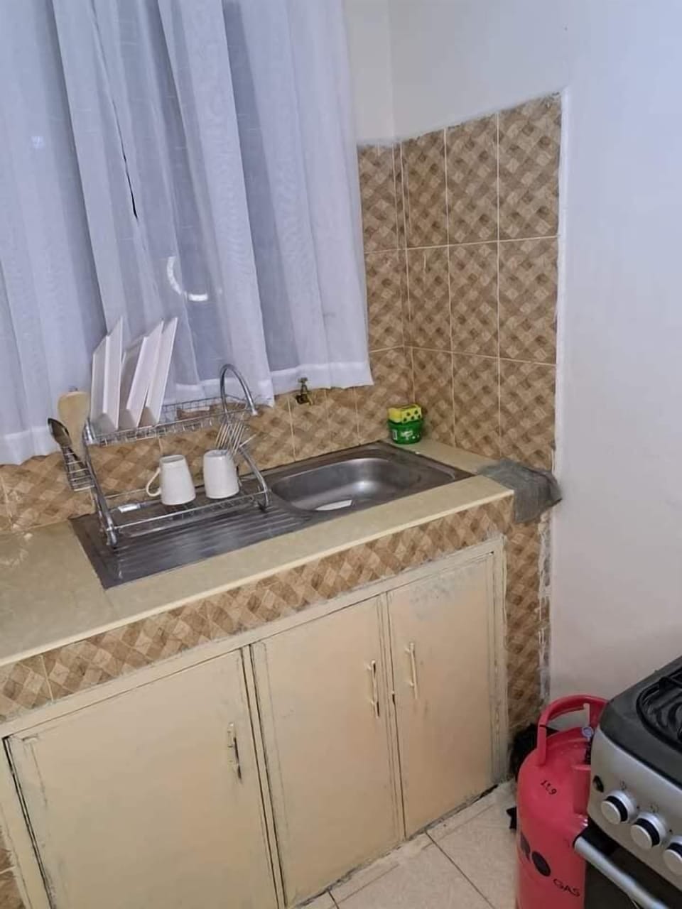 Fridge, microwave, cookware/dishes/utensils