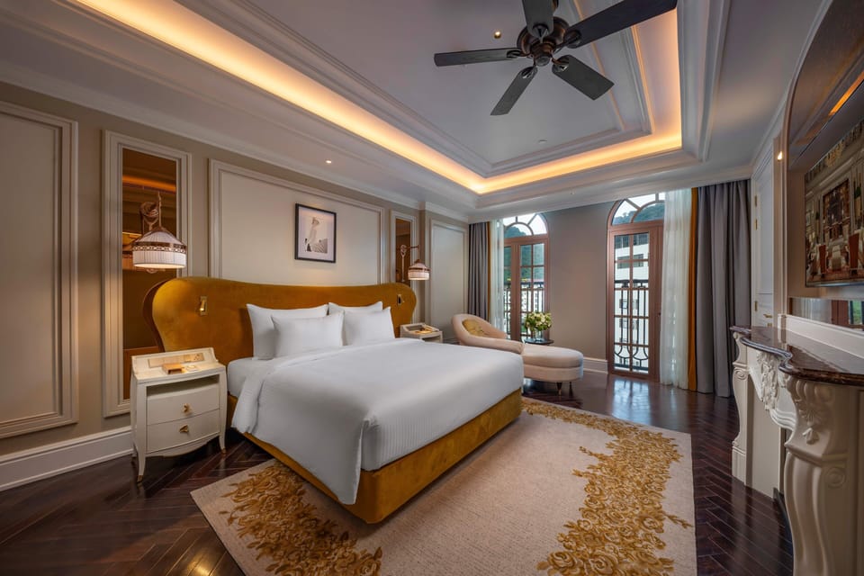Premier Studio Suite, Bathtub, Mountain View | Down comforters, minibar, in-room safe, desk